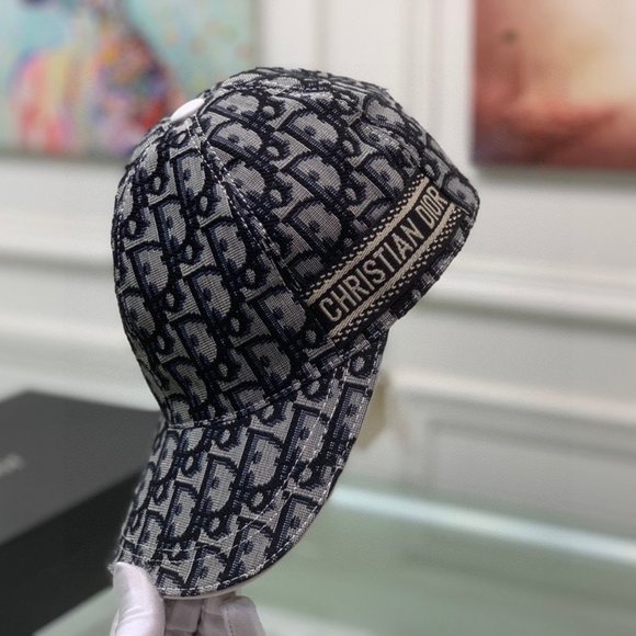 AUTHENTIC CHANEL Hats main image 5
